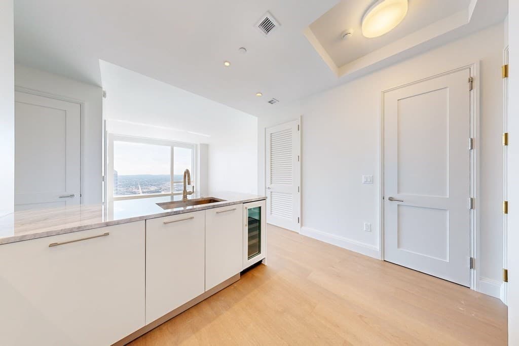 240 Devonshire Street #5207 photo 2