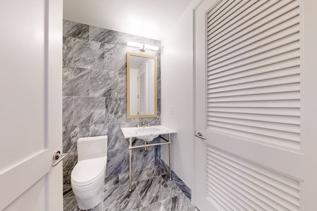 240 Devonshire Street #4305 photo 5