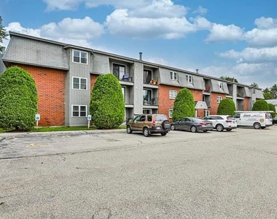 5 Blackstone Dr #9