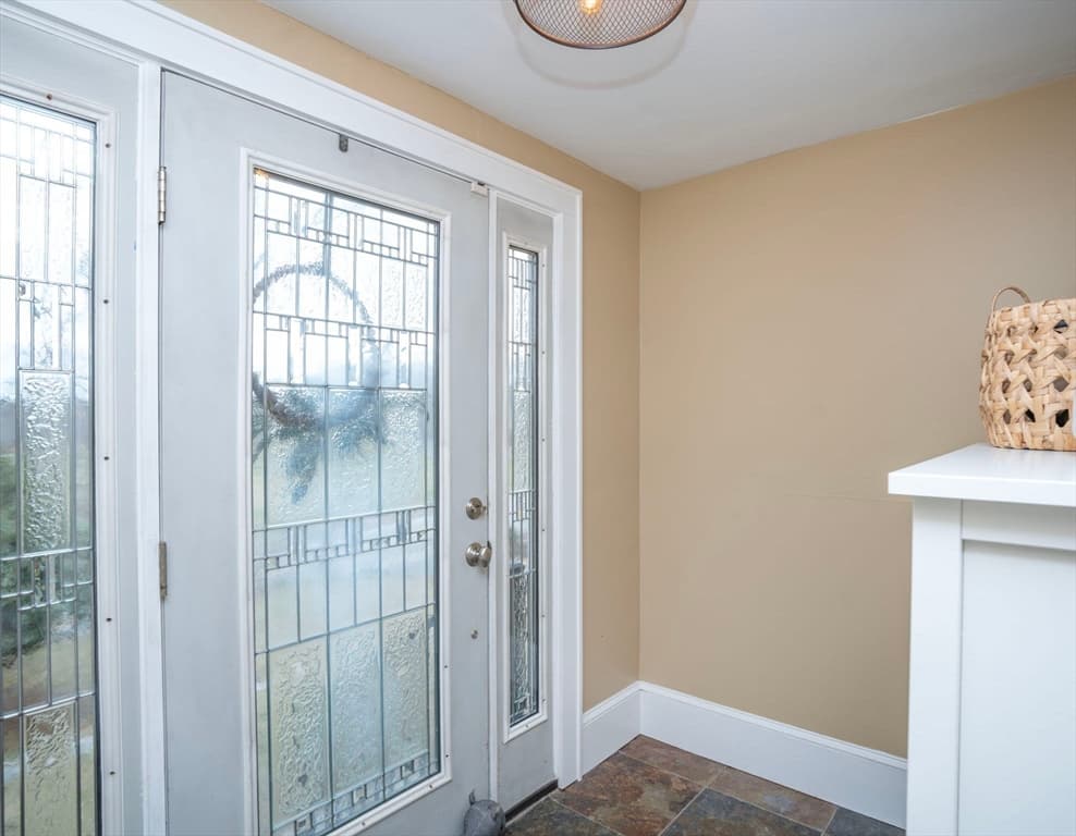 2 Whiteweed Dr photo 5
