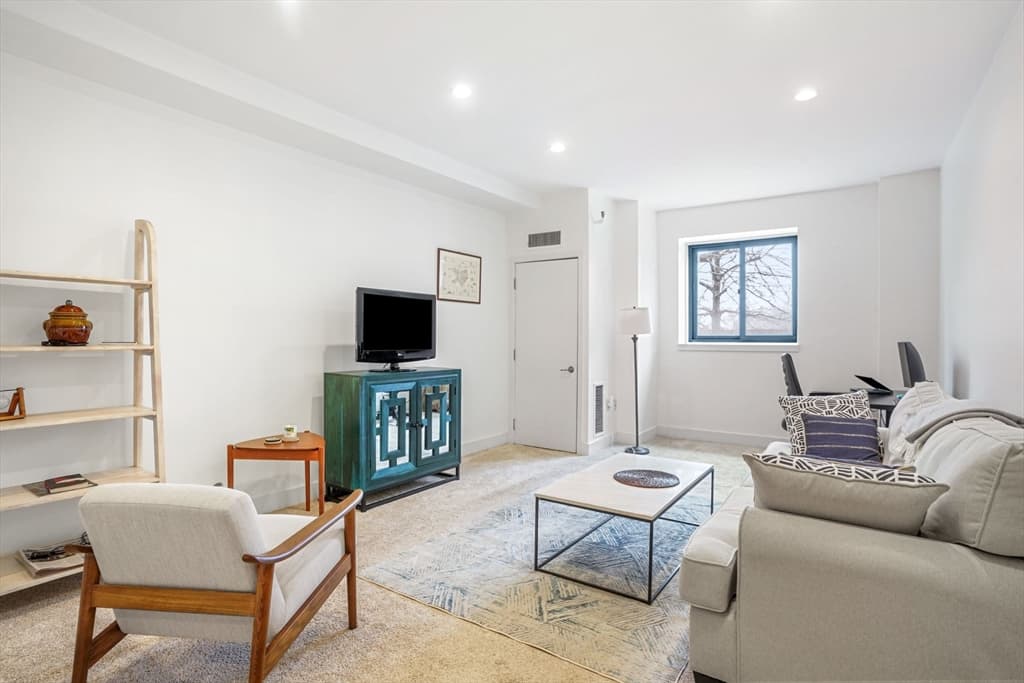 42 8th Street #5203