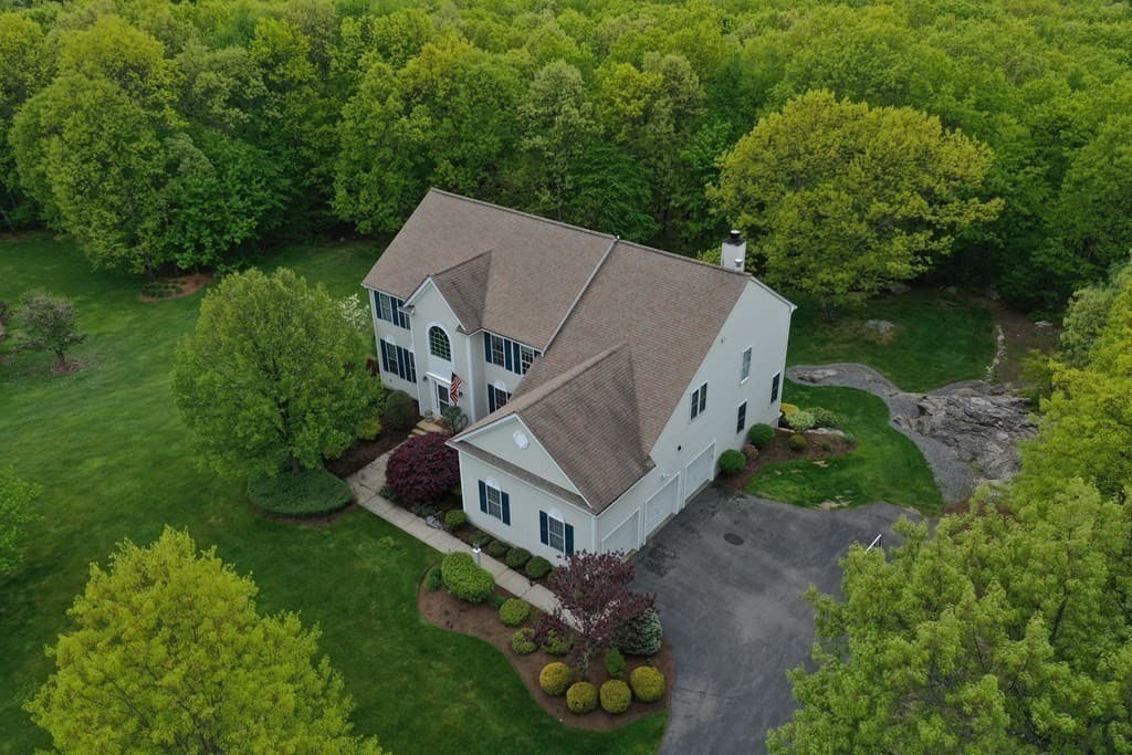 19 Maple Way photo 2