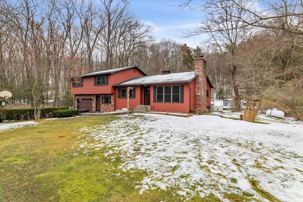 1368 Granville Rd photo 2