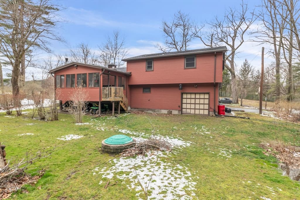 1368 Granville Rd photo 3