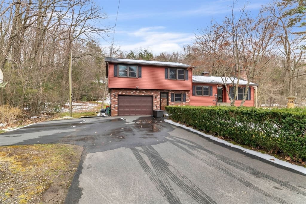 1368 Granville Rd