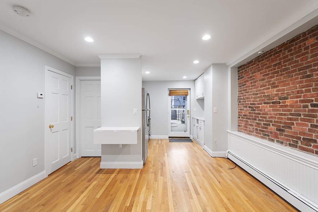 9 Gates St #1 photo 5
