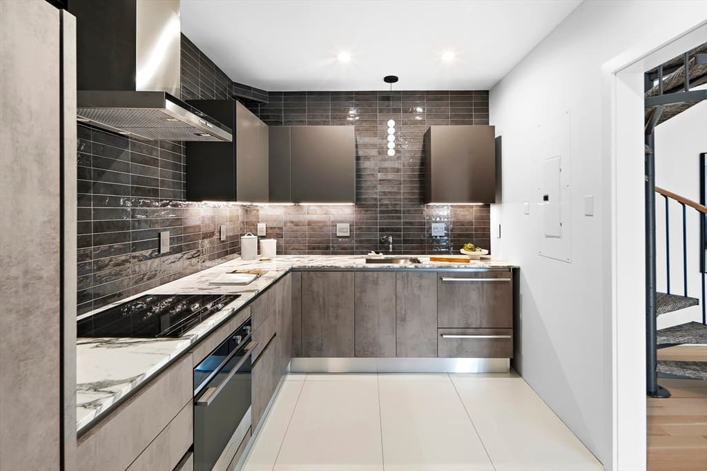 456 Belmont Street #19 photo 4