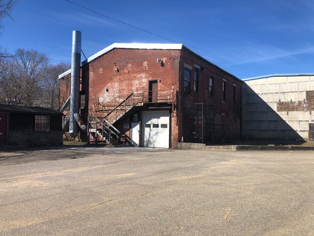 833 Rear Main St photo 2