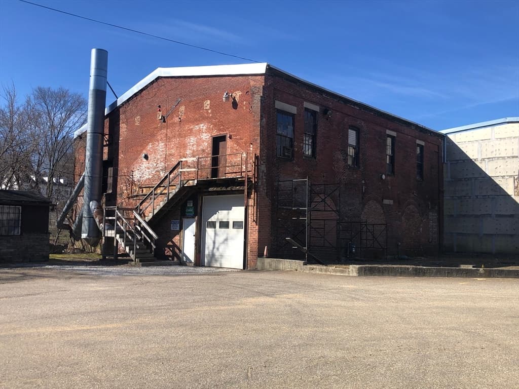 833 Rear Main St photo 4