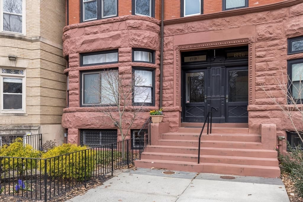 1778 Beacon St #101