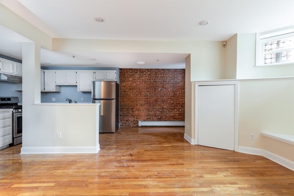 1778 Beacon St #101 photo 4