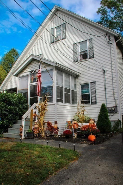 41 Center St photo 2