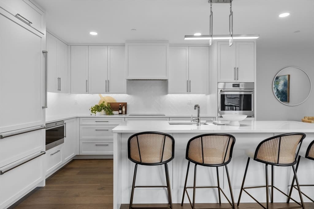 20 Kinmonth Rd #202