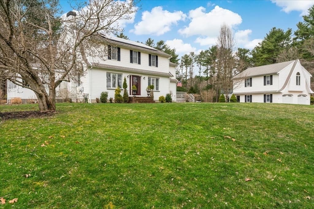 1 Gideon Way photo 2