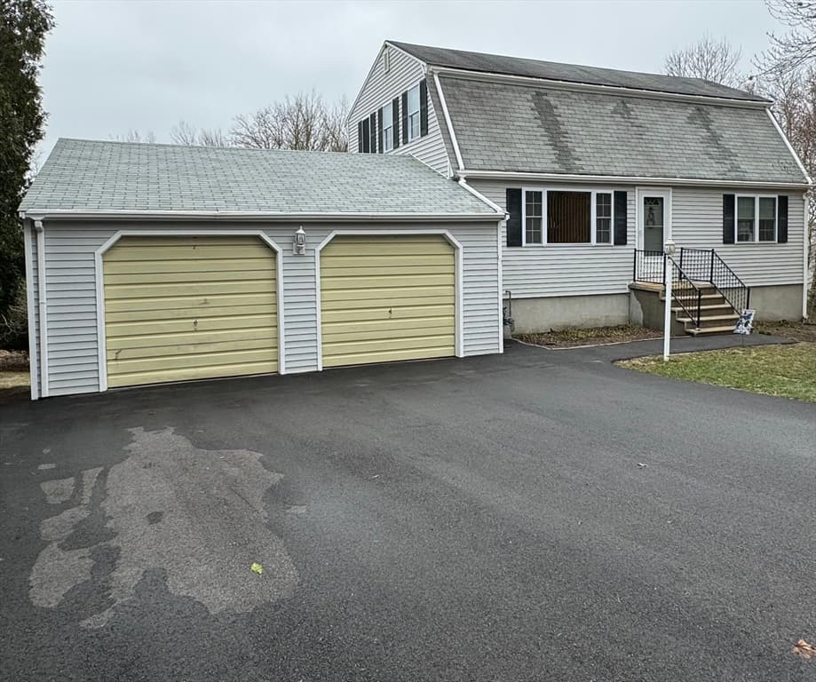 111 Wood St photo 2