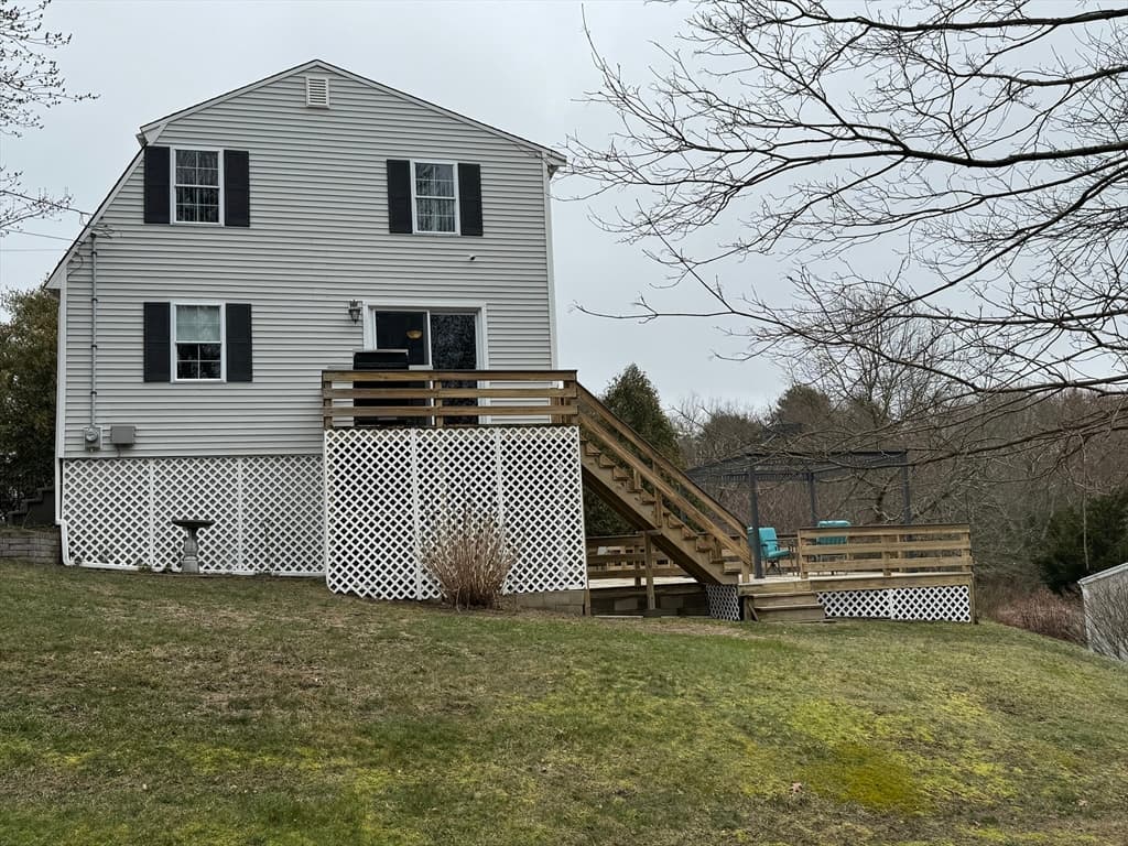 111 Wood St photo 4