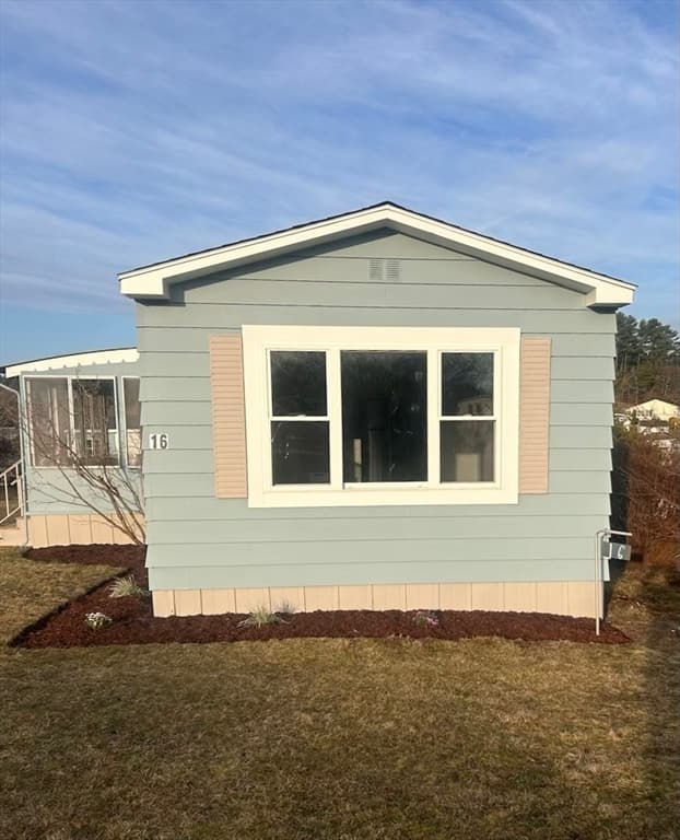 16 Lydia Drive photo 2