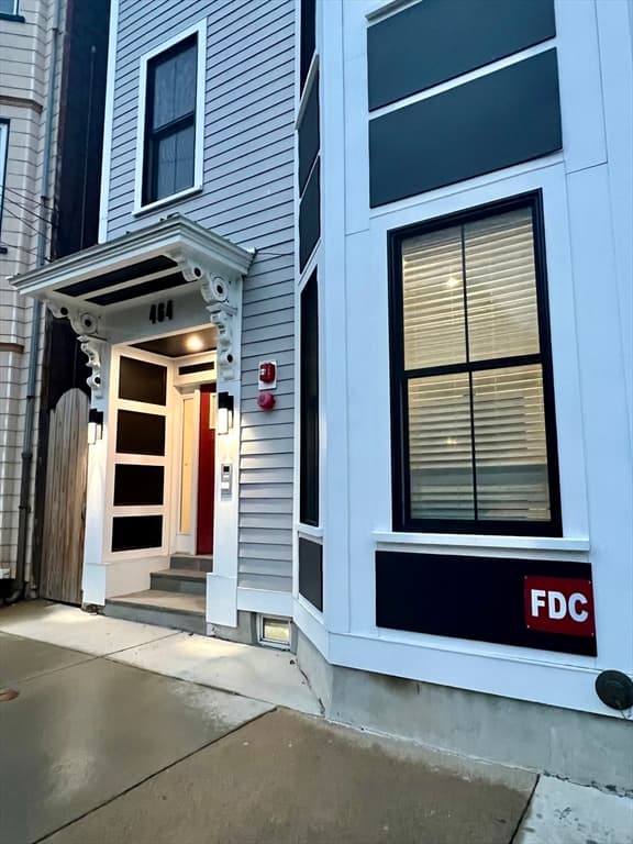 464 Sumner Street