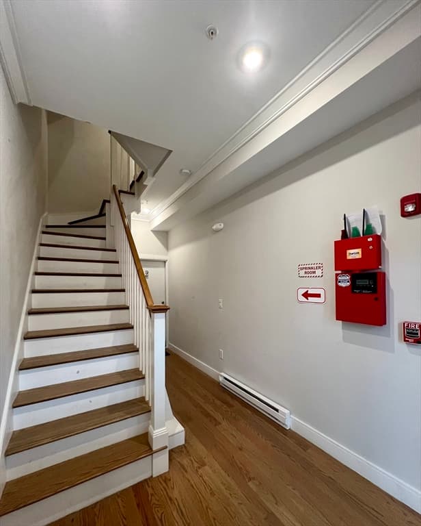 464 Sumner Street photo 2