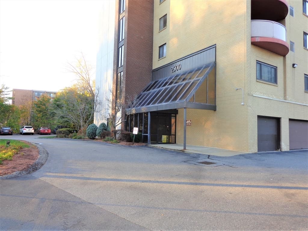 2500 Mystic Valley Pkwy #1001 photo 3