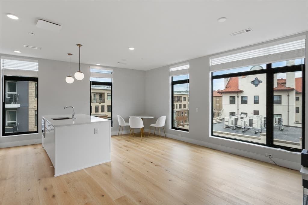 191 Washington St #624 photo 2