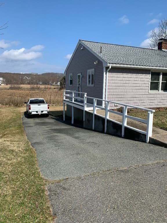 70 Bass Ave photo 2
