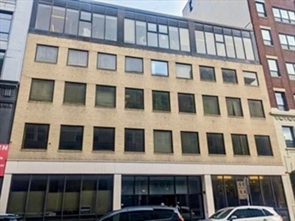 200 Lincoln St #404