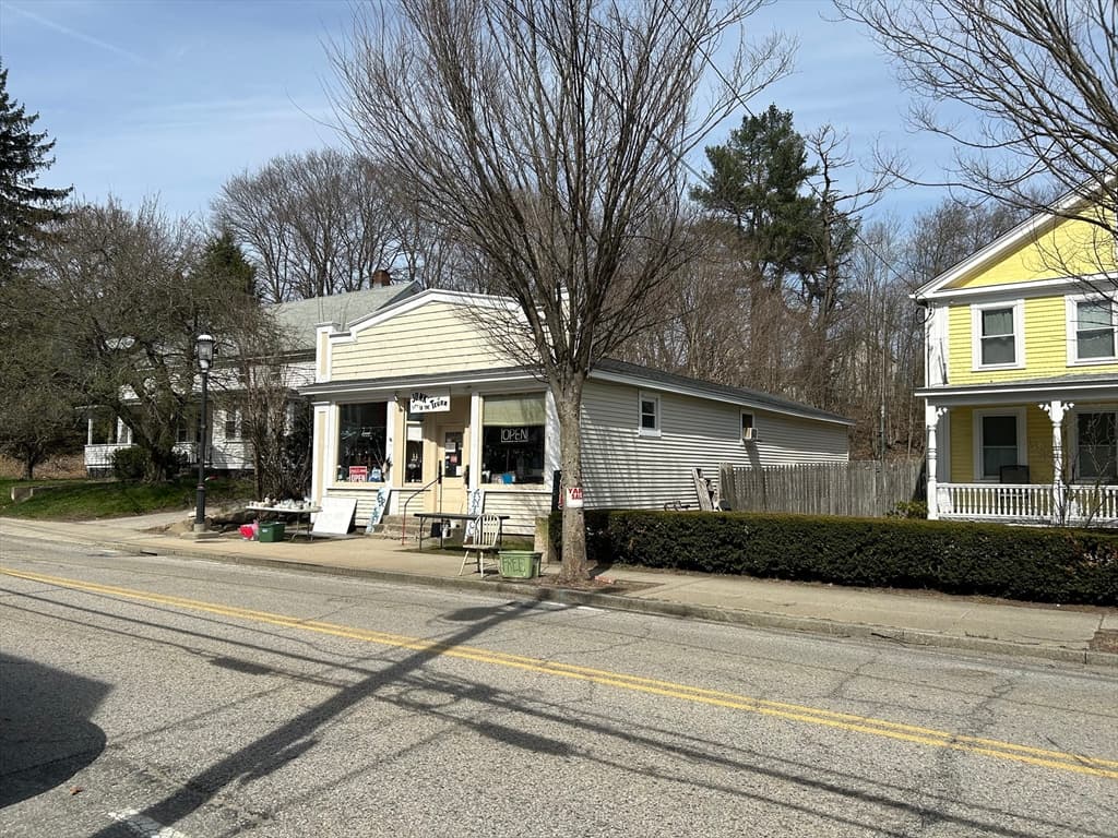 2248 Providence Road photo 3
