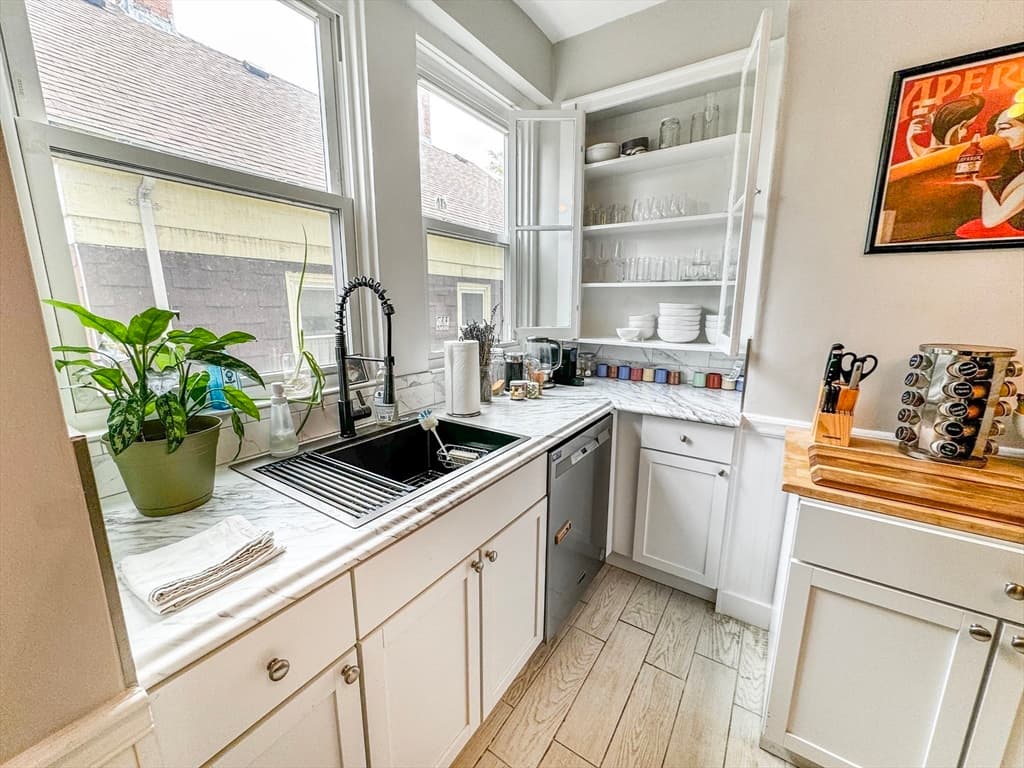 35 Essex St #1 photo 2