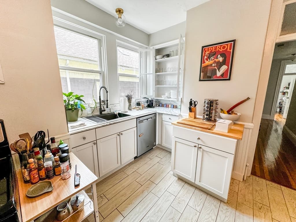 35 Essex St #1