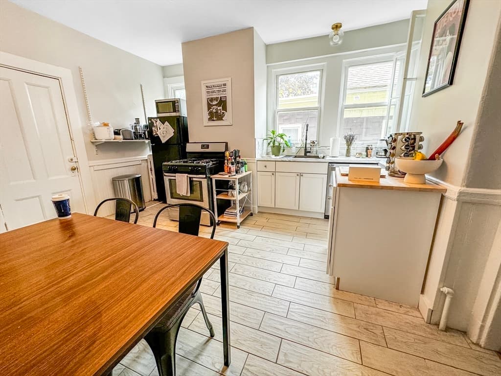 35 Essex St #1 photo 4