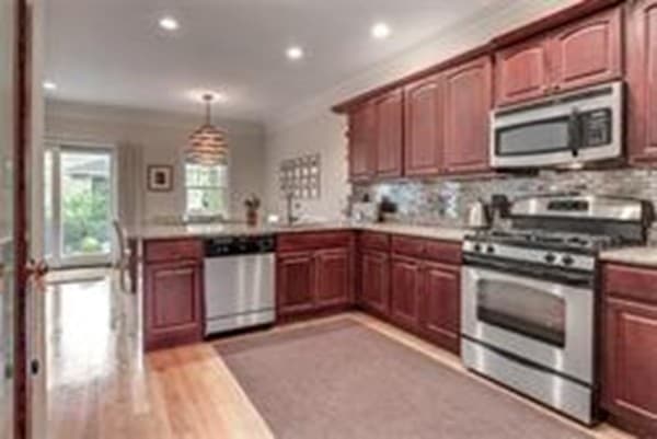 68 Waverley Avenue #1 photo 4