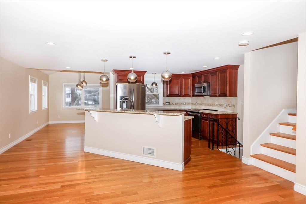 48 Graymore Rd #0 photo 3