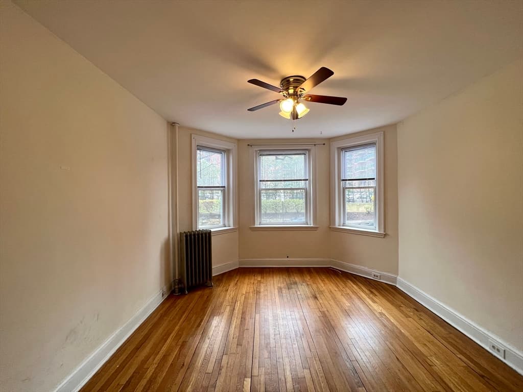 61 Thatcher St #2 photo 5