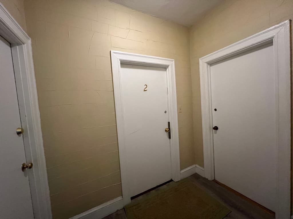 61 Thatcher St #2 photo 4