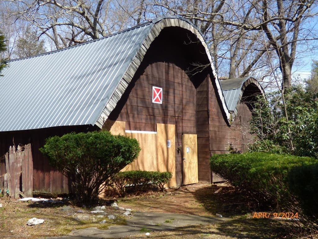 8 Cold Spring Rd