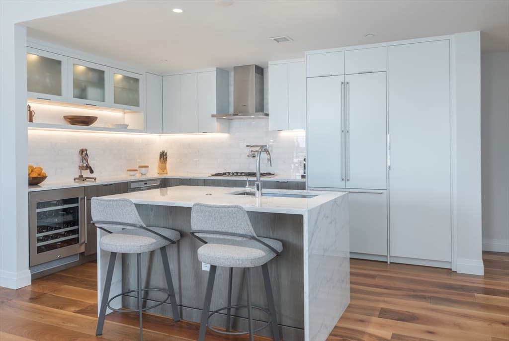 300 Pier 4 Blvd #7J photo 5