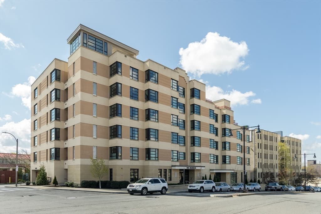1650 Commonwealth Ave ##205 photo 4