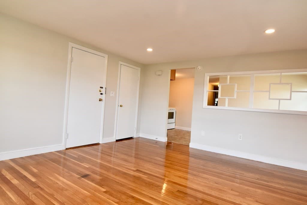 90 E Squantum #4 photo 5