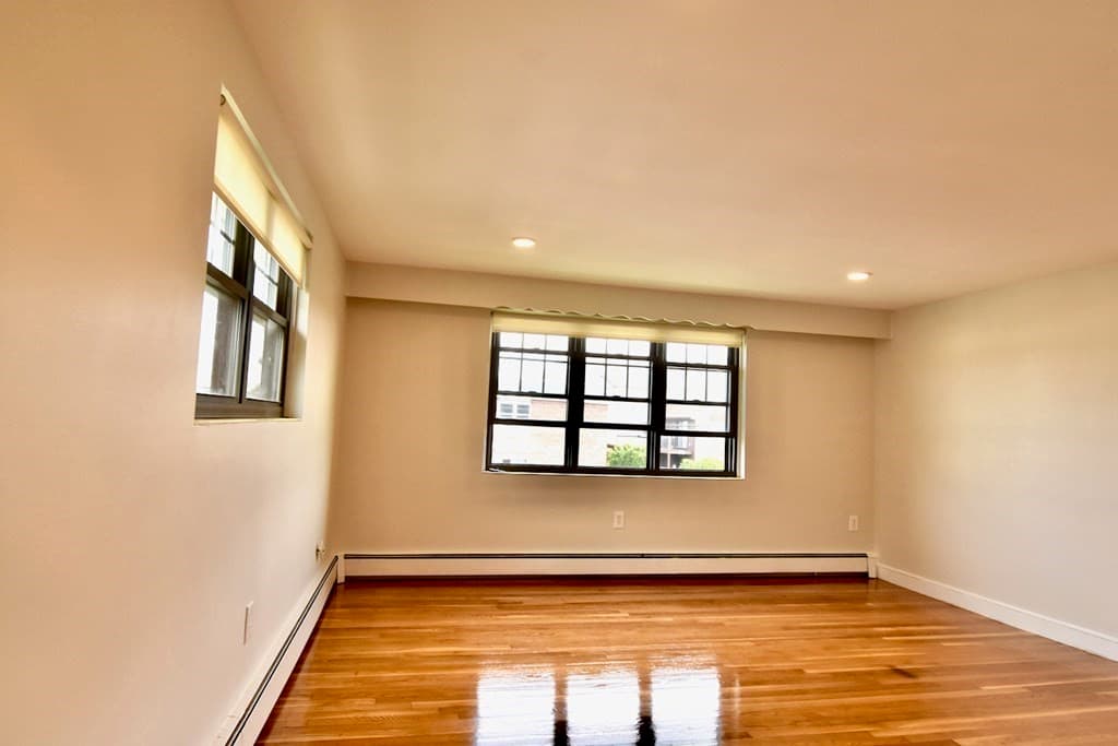 90 E Squantum #4 photo 4