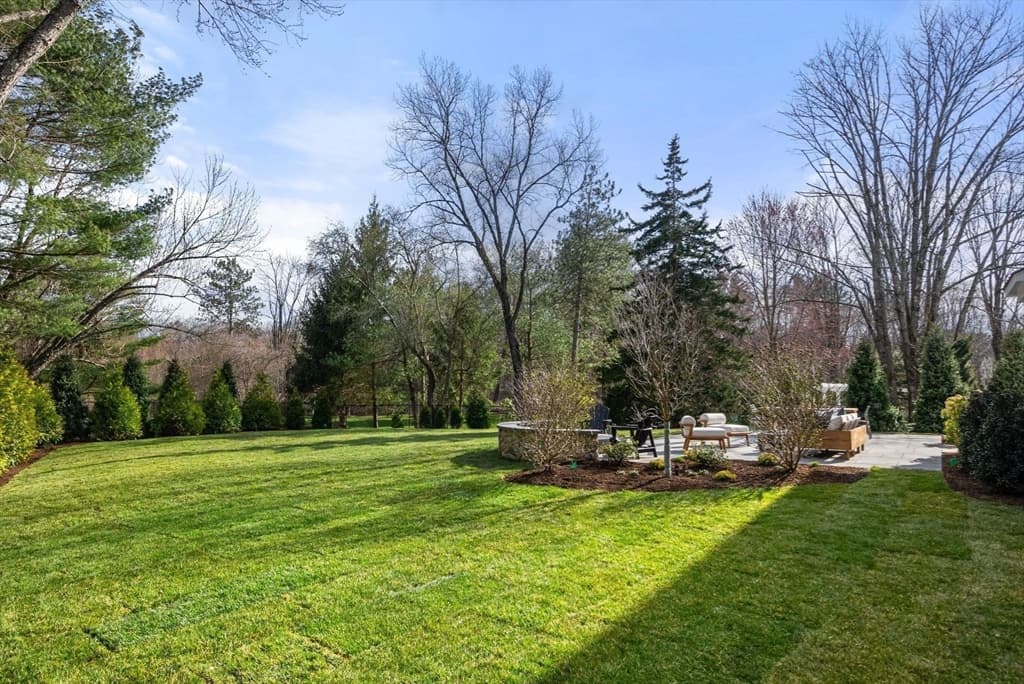 85 Benvenue Street photo 3