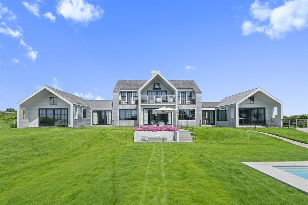 10 Maxey Pond Road