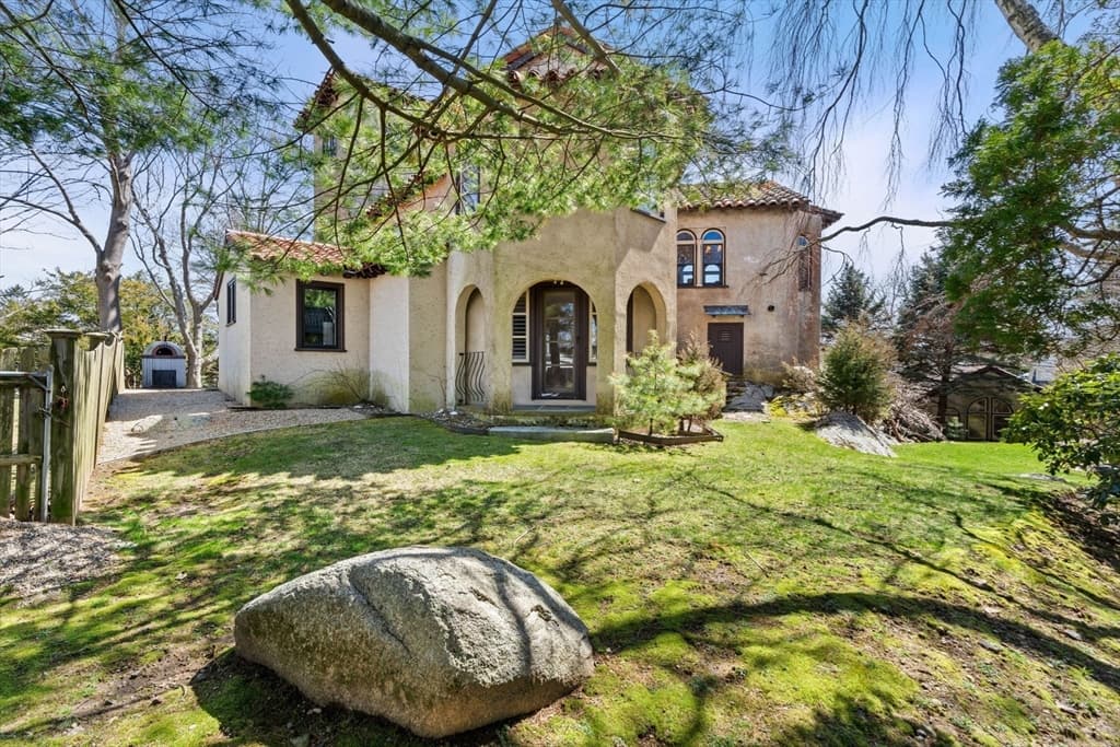 246 Ocean Avenue photo 4