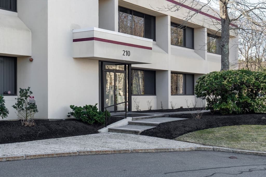 210 Broadway #206 & 207