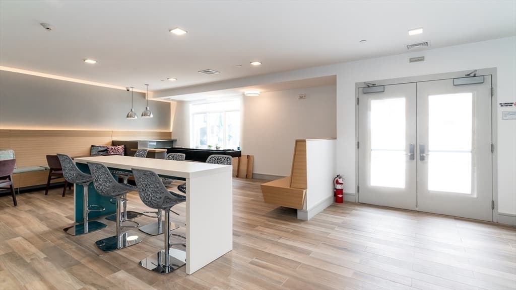 180 Telford St #517 photo 3