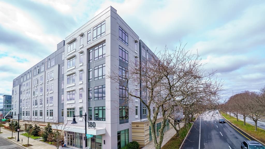 180 Telford St #517