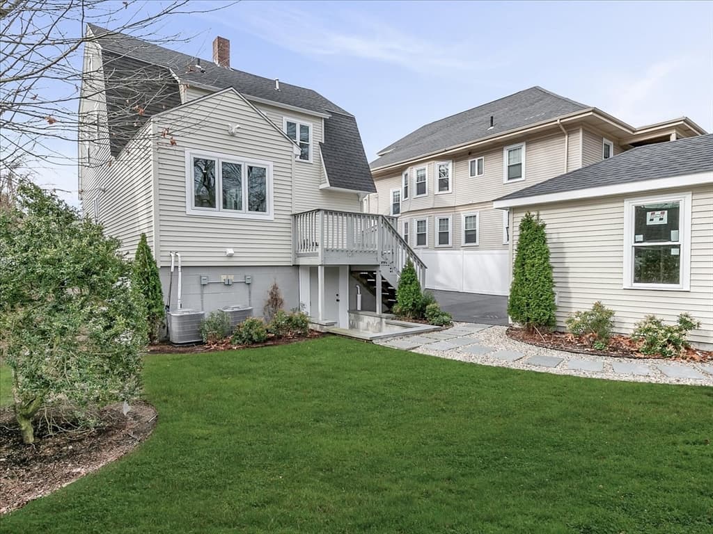 2031 Commonwealth Ave. photo 3