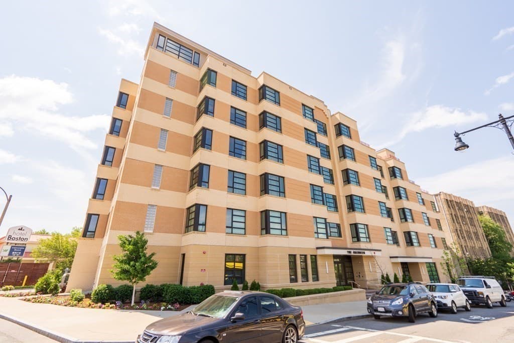 1650 Commonwealth Ave #403