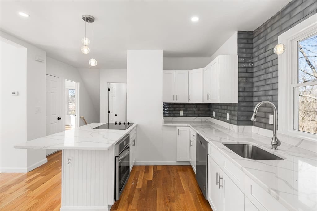 10 Burnham Road photo 5
