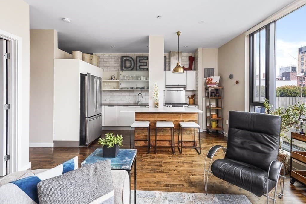 346 Congress Street #611